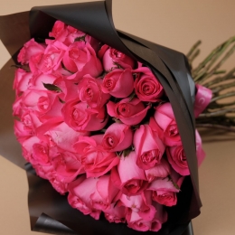 Las rosas suelen ser el primer tipo de flor en el que pensamos. Son bonitas, elegantes y huelen muy ...
