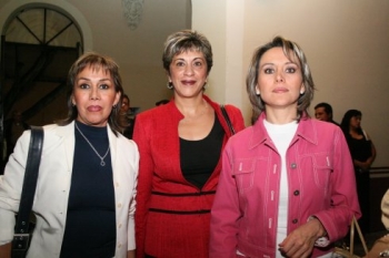 Claudia Cervantes, Mary Paz Peña y Gabriela Pastor.
 -  - Puebla
