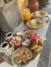 Las cenas románticas en la Ex Hacienda San Agustín son un verdadero deleite para los sentidos. Preparadas con ingredientes frescos y locales, los menús están diseñados para satisfacer los paladares más exigentes. - Ex Hacienda San Agustín