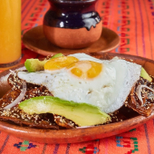 Nuestros desayunos tradicionales te transportarán a la riqueza de la gastronomía local con cada bocado - Restaurante El Tejado de Ocotlán