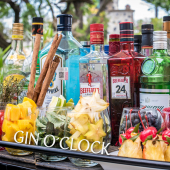 ¡Gin O’Clock! Ven y prueba nuestra selección de ginebras. Recuerda que todo el fin contaremos con coctelería al 2x1 ¡El momento perfecto para relajarte! - Restaurante Paraíso Palmira