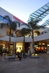 Disfruta de la vida nocturna en el Triángulo - Centro Comercial Triángulo Las Ánimas