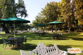 Jardines del centro estudiantil - UDLAP - Universidad de las Américas Puebla - Puebla