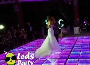 Luce espectacular en ese momento especial, contrata nuestra pista iluminada infinity - Leds Party - ...