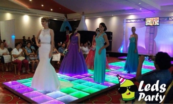 Tienes una pasarela, contrata nuestra pista iluminada infinity - Leds Party - Pistas iluminadas y se...