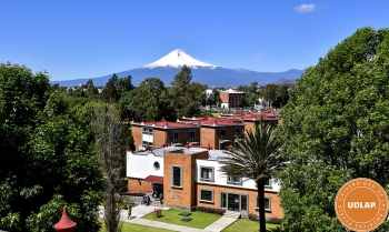 Una vista de colegios Residenciales más el Popocatépetl - UDLAP - Universidad de las Américas Puebla...