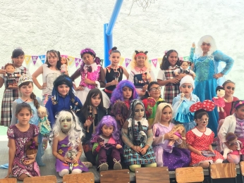 ¡Qué bonitas nuestras participantes, las felicitamos mucho!  - Colegio Europeo - Blvd. Valsequillo N...