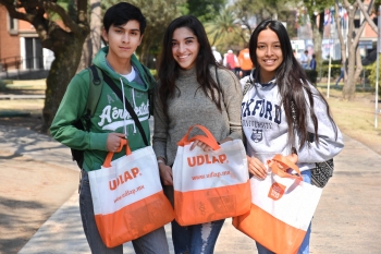 Jóvenes de bachillerato y preparatoria de diferentes estados de la República Mexicana, se reunieron ...