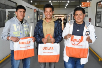 Jóvenes de bachillerato y preparatoria de diferentes estados de la República Mexicana, se reunieron ...
