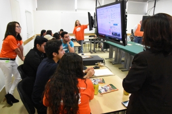 Jóvenes de bachillerato y preparatoria de diferentes estados de la República Mexicana, se reunieron ...