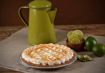 Pay de Limón -  Delicioso pay elaborado con base de galleta, relleno de crema de limón y decorado co...