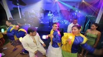 Revive los mejores pasos de baile con GRUPO MUSICAL GLAMOUR - Grupo Musical Glamour - Puebla