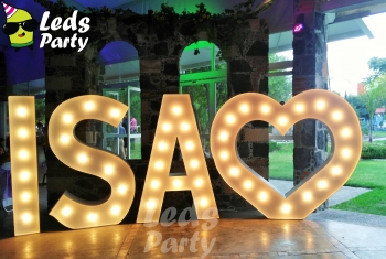 Resalta tu evento con nuestras letras gigantes - Leds Party - Pistas iluminadas y servicios para eve...