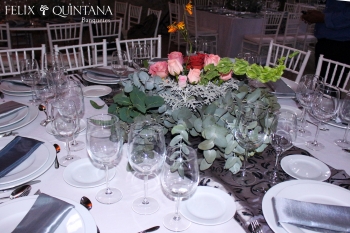 Cada detalle importa sobre la mesa de tus invitados. - Felix Quintana Banquetes & Diseño Floral - Pu...