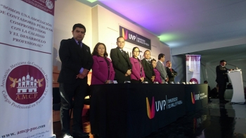 Se lleva acabo la Firma de Convenio entre la Universidad del Valle de Puebla. - UVP - Universidad de...