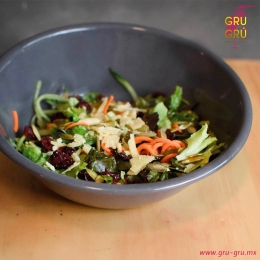 ENSALADA QUEBEC

Mix de lechugas, arándano, parmesano, pepita y aderezo de vinagre balsámico. - Gr...