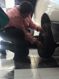 Clses de manejo ¿Cómo cambiar un neumático? - Escuela de Manejo Le Man´s - Puebla