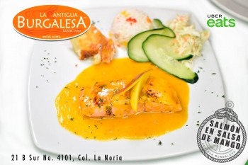 Este delicioso salmón en salsa de mango ¡no te lo puedes perder! - La Antigua Burgalesa - Puebla