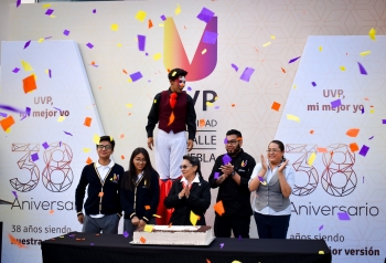 Así festejamos 38 años de ser nuestra mejor versión.  - UVP - Universidad del Valle de Puebla - Pueb...