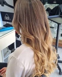 Love is in the air & in the hair. 
Efecto realizado por @alemoralesg_ - Bs & Bs Salón de belleza co...
