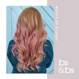 Atrévete a darle un giro a tu balayage con un color de fantasía sutil. ¡Inspírate con este color!
E...