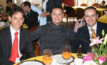 Mikel Cuatrecasas, Gabriel Davis y Xavier Aspiri.
 -  - Puebla