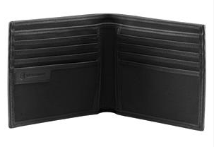 30165001
color negro, nailon y piel

Munich
Cartera de doble pliegue
largo: 11 cm | alto: 9 cm ...